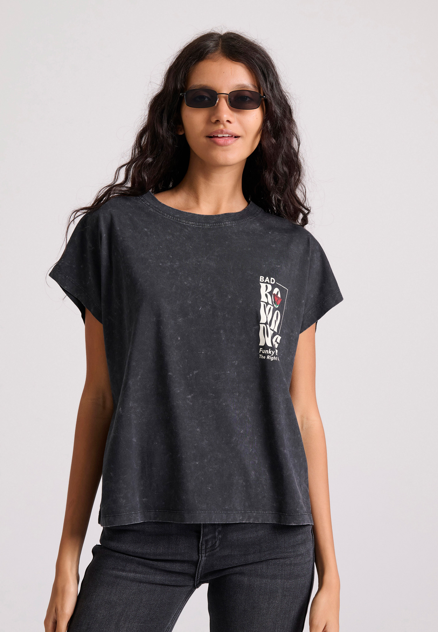 Loose fit t-shirt με vintage τύπωμα στην πλάτη