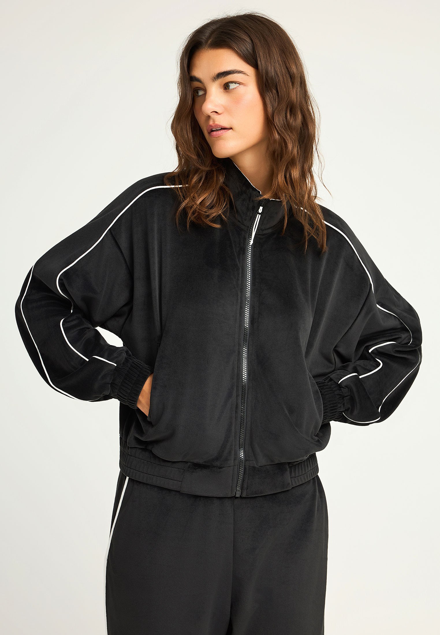 Βελουτέ ζακέτα με ρίγα
